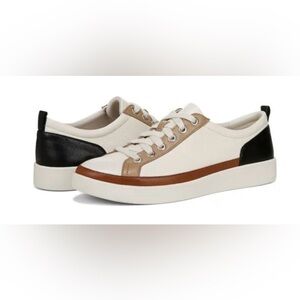 Vionic Winny Sneaker in Black, White, and Brown Size 7
